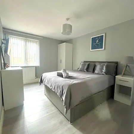 Modern Apartment In The Heart Of Kensington Liverpool Exterior photo